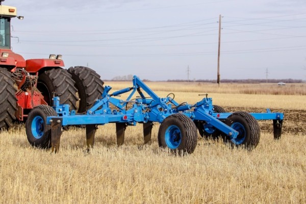 Плоскорез-глубокорыхлитель полуприцепной семикорпусной <b>STAVR ПГП-7</b>